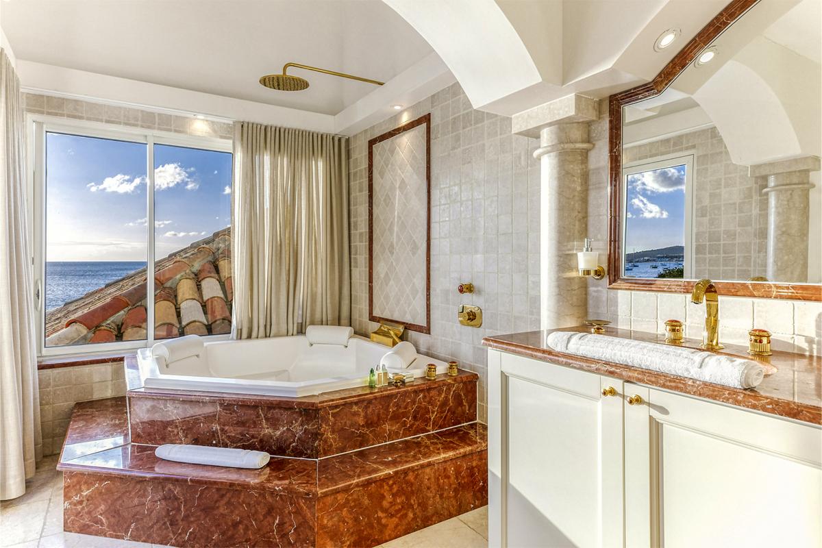 35-PetitePlage4-Bathroom4_A louer villa Grand Case Saint Martin